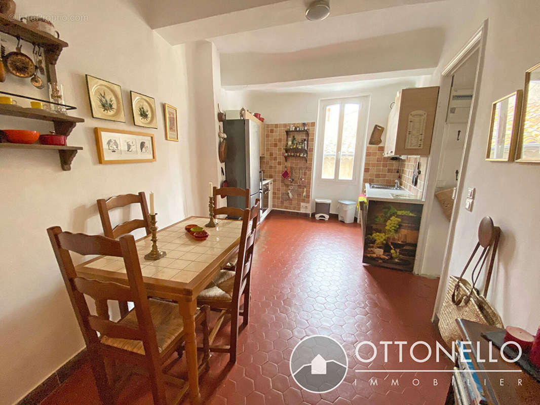 Appartement à ROQUEBRUNE-SUR-ARGENS