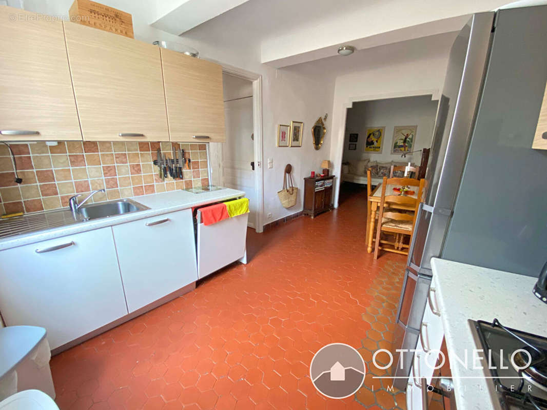 Appartement à ROQUEBRUNE-SUR-ARGENS