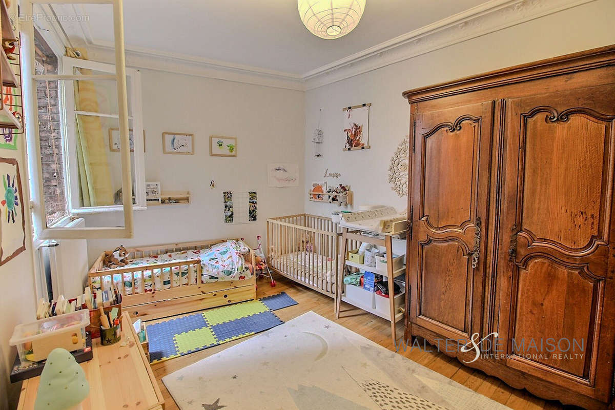 Appartement à PARIS-17E