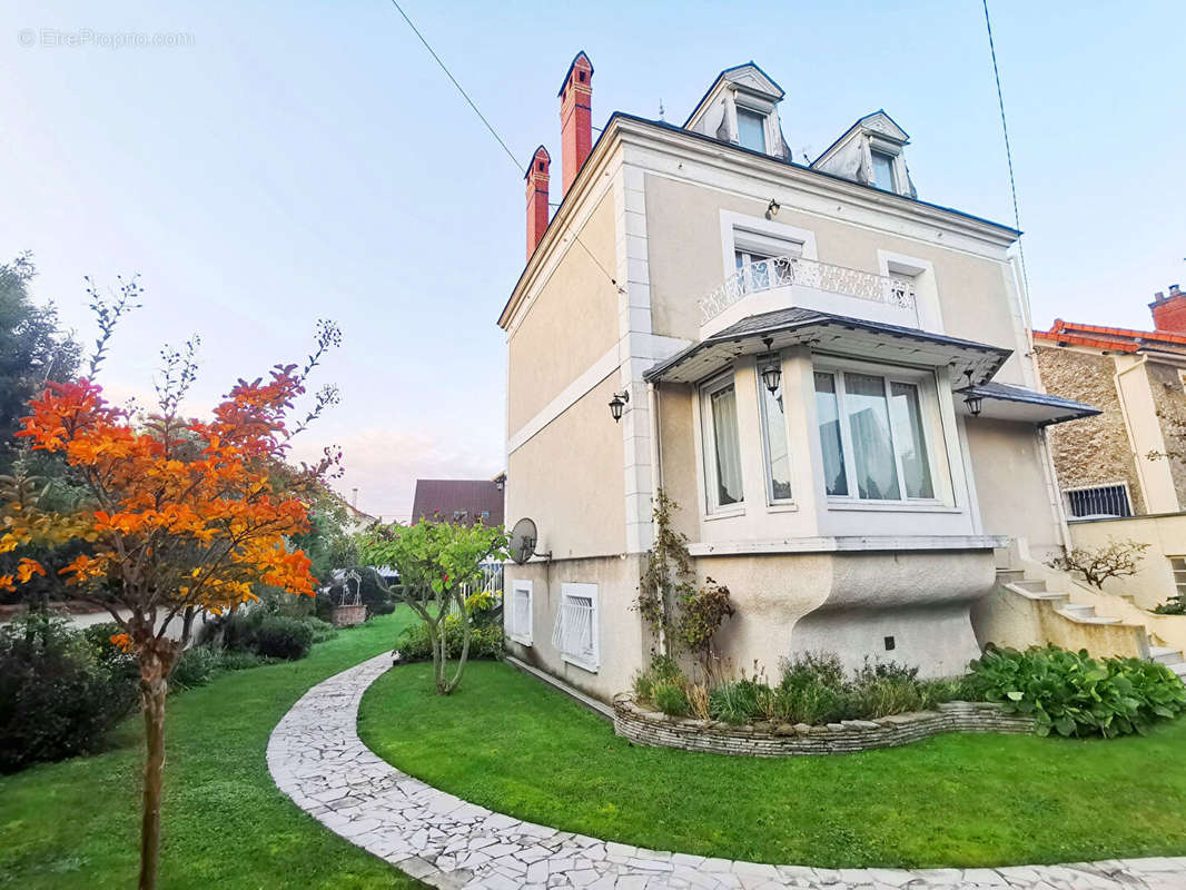 Maison à CHELLES