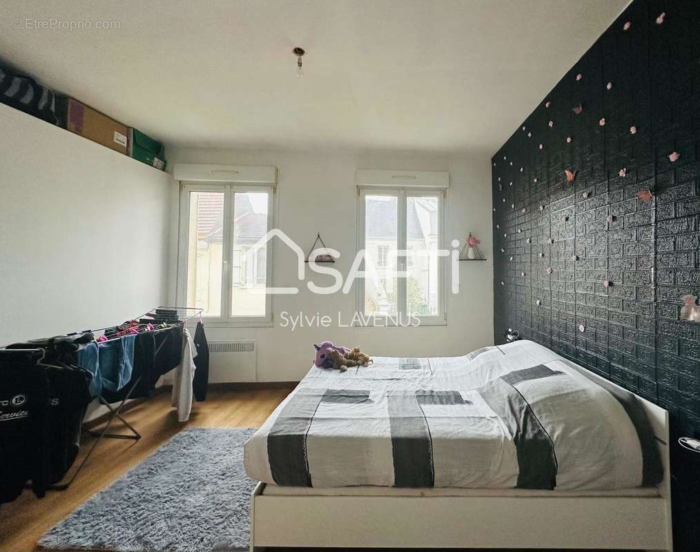 Photo 3 - Appartement à NEUILLY-SAINT-FRONT