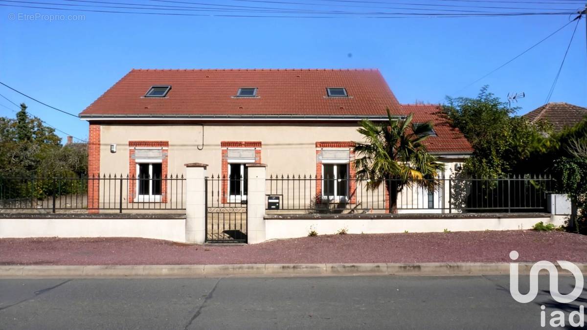 Photo 1 - Maison à CORQUILLEROY