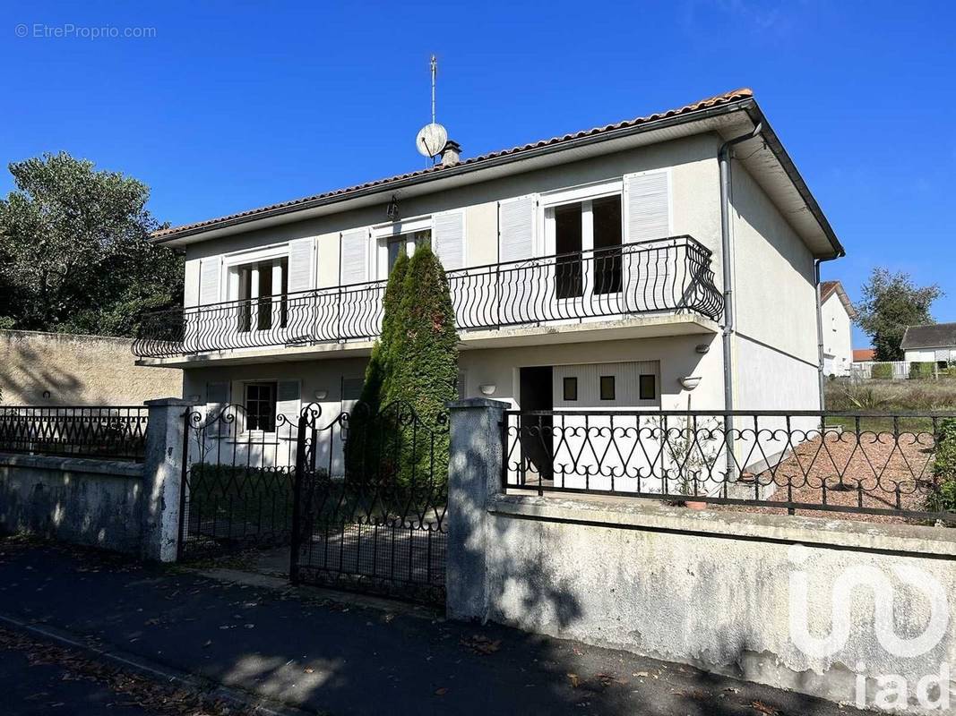 Photo 1 - Maison à CHATILLON-SUR-THOUET