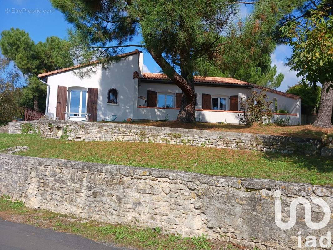 Photo 1 - Maison à SAINT-MAURICE-LA-CLOUERE