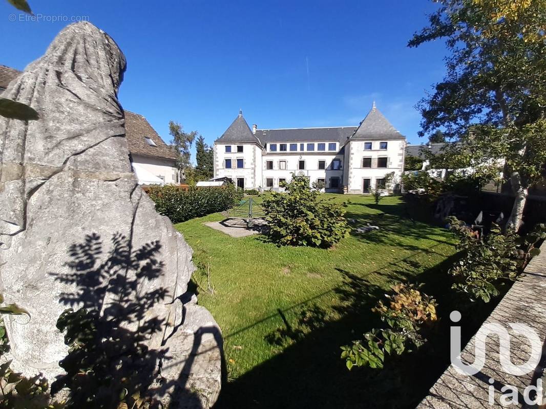 Photo 1 - Maison à LA TOUR-D&#039;AUVERGNE