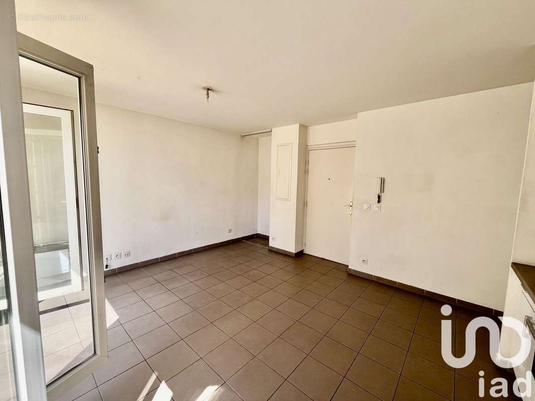 Photo 2 - Appartement à MARSEILLE-5E