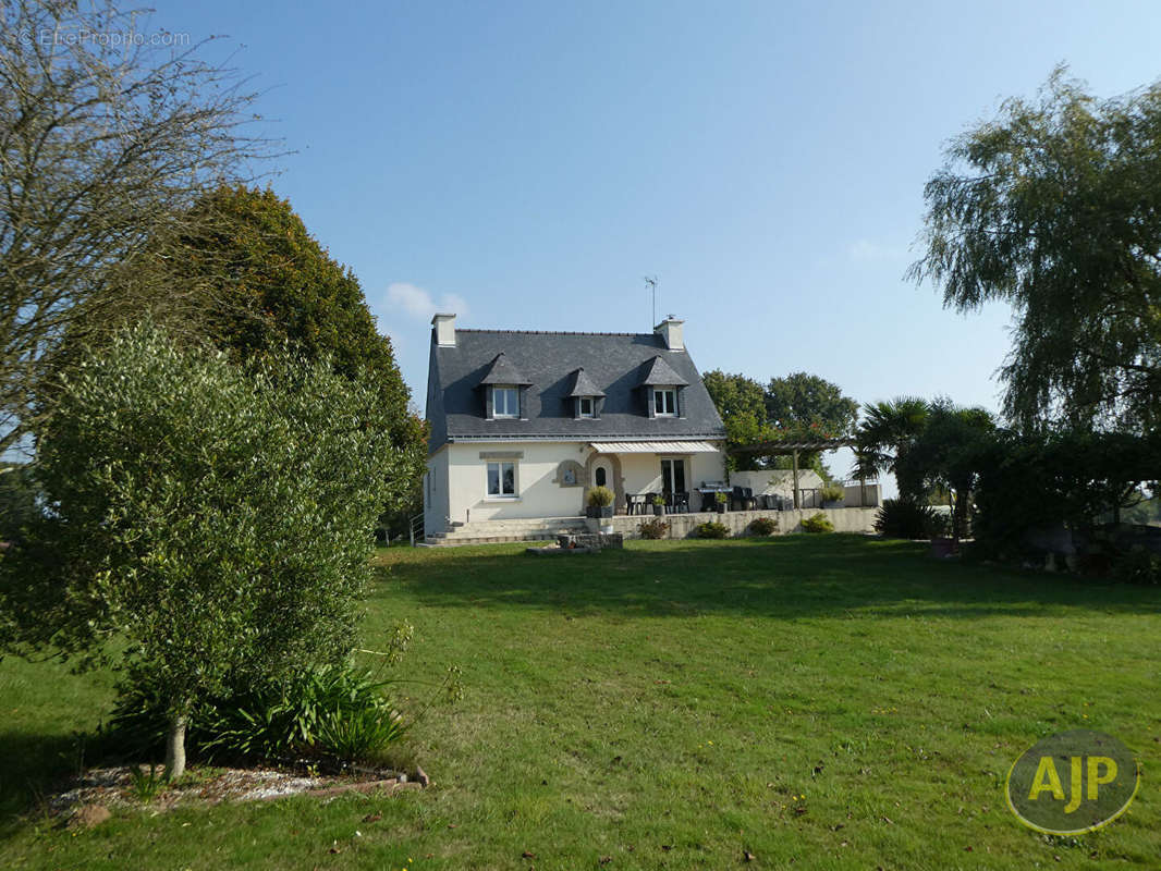 Maison à CRUGUEL