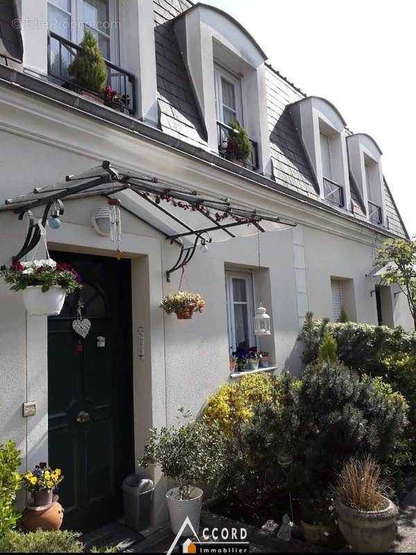 Maison à SARTROUVILLE