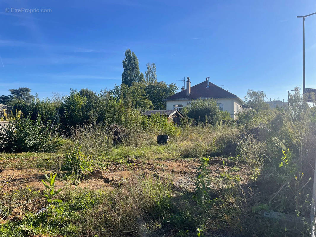 Terrain à SAINT-CYR-SUR-LOIRE