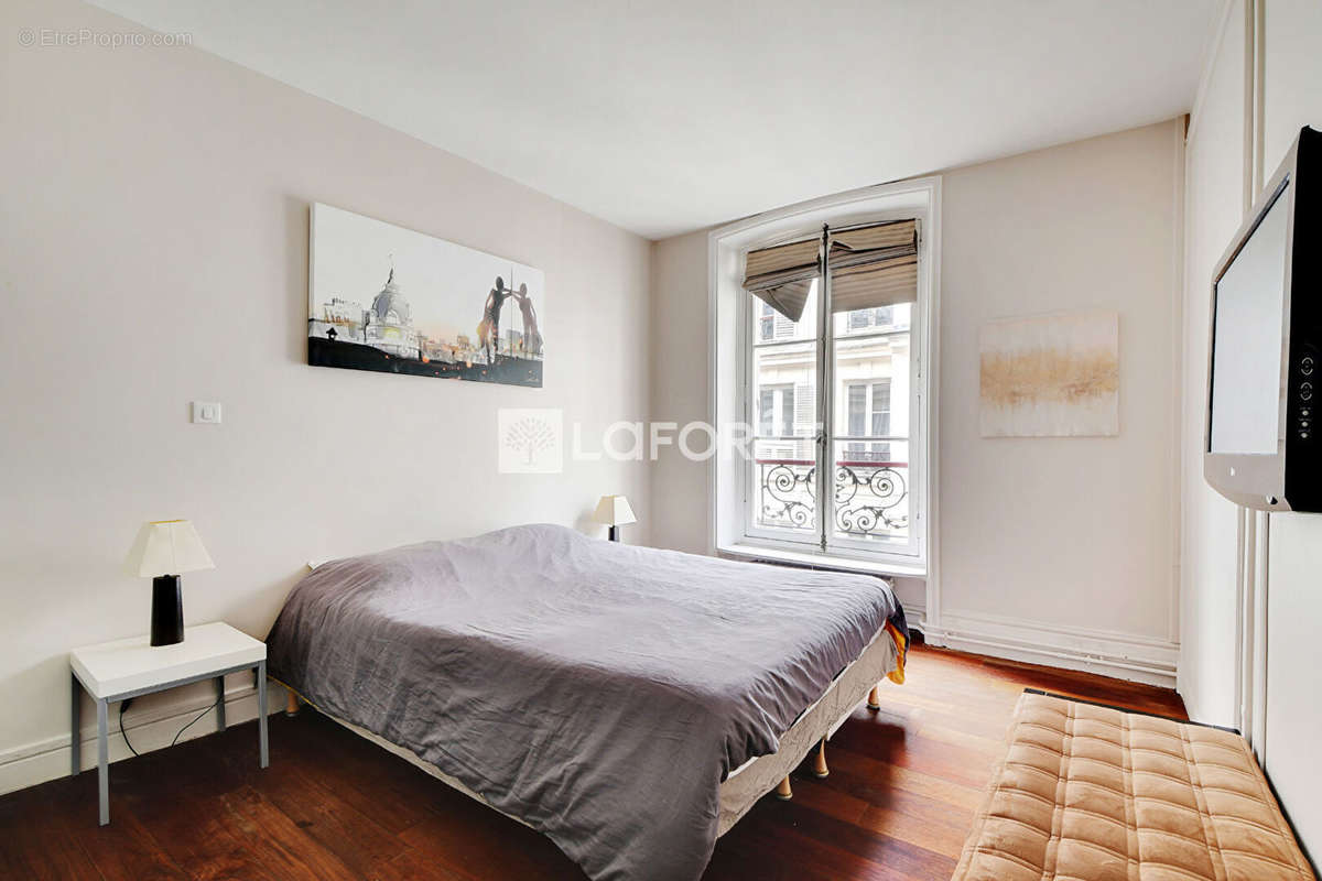 Appartement à PARIS-8E