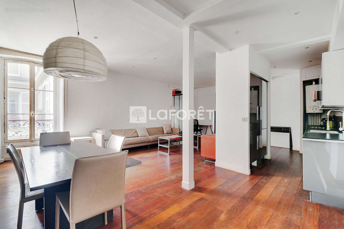 Appartement à PARIS-8E