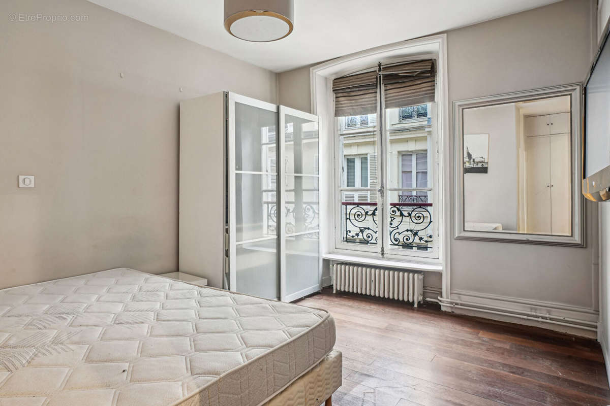 Appartement à PARIS-8E