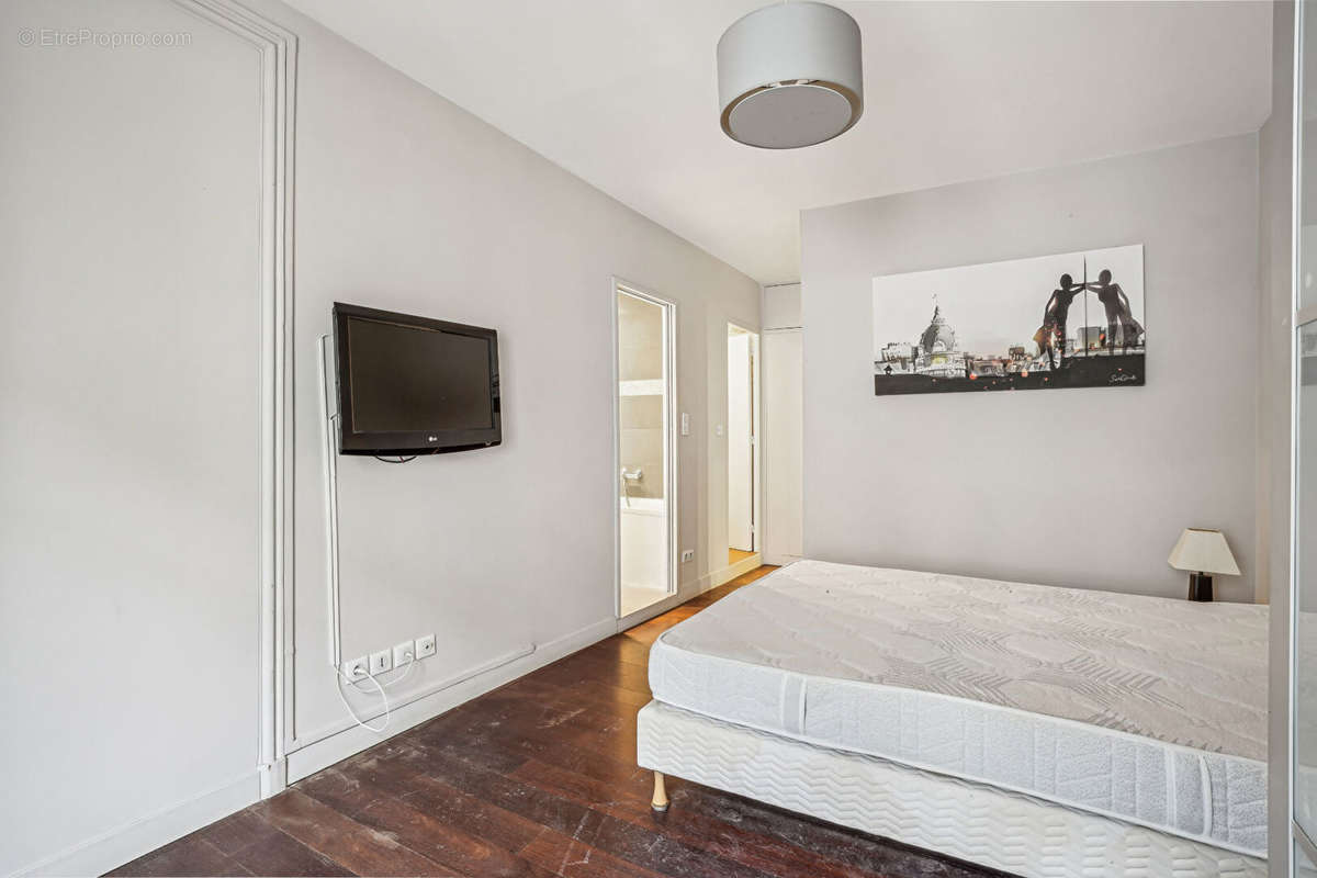 Appartement à PARIS-8E