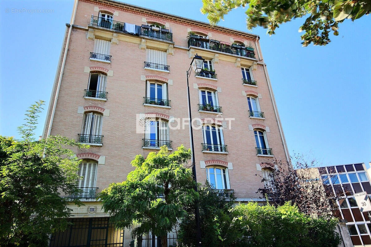 Appartement à COURBEVOIE