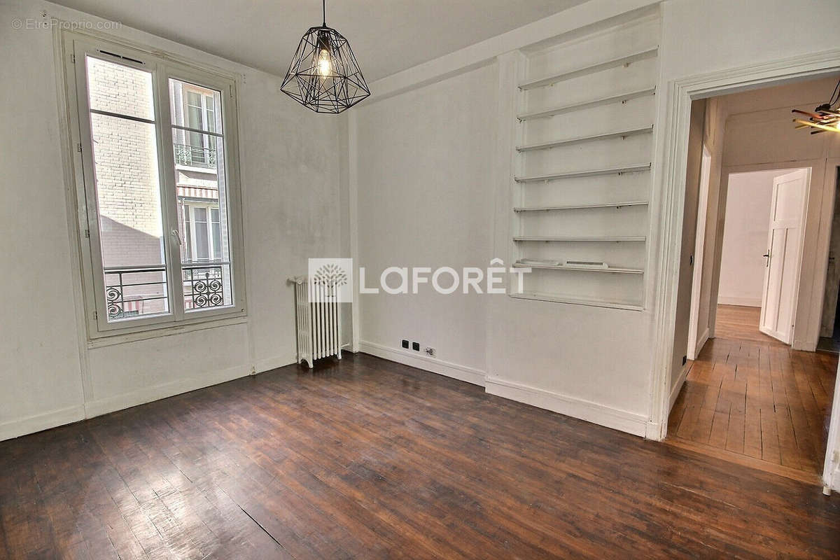 Appartement à COURBEVOIE