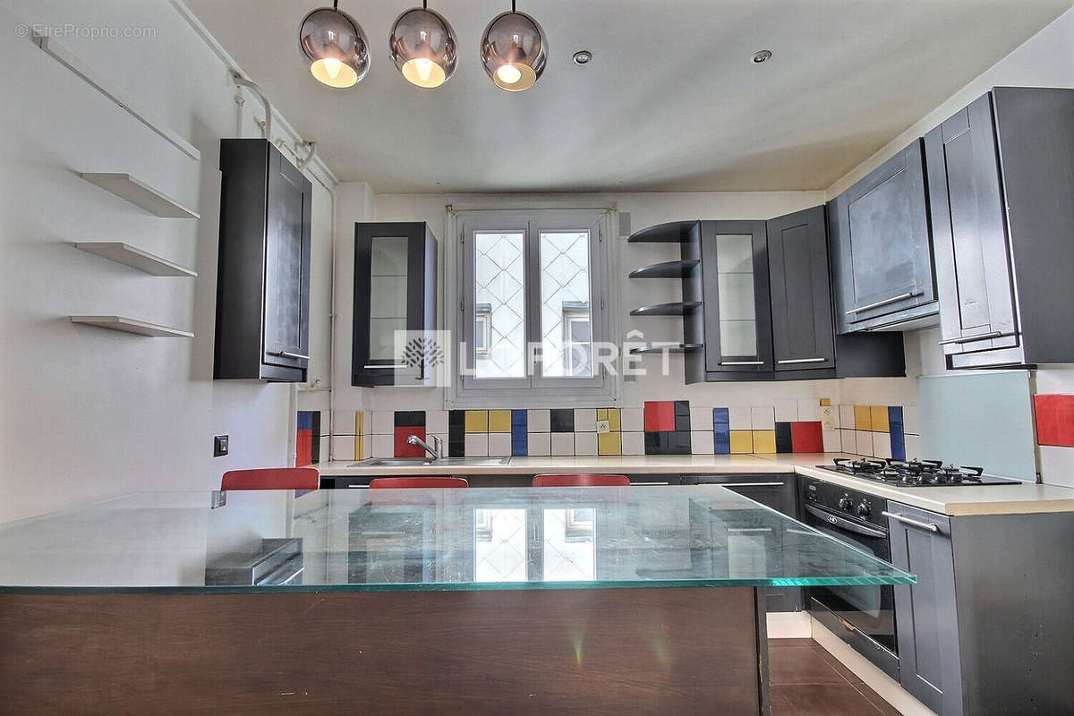 Appartement à COURBEVOIE