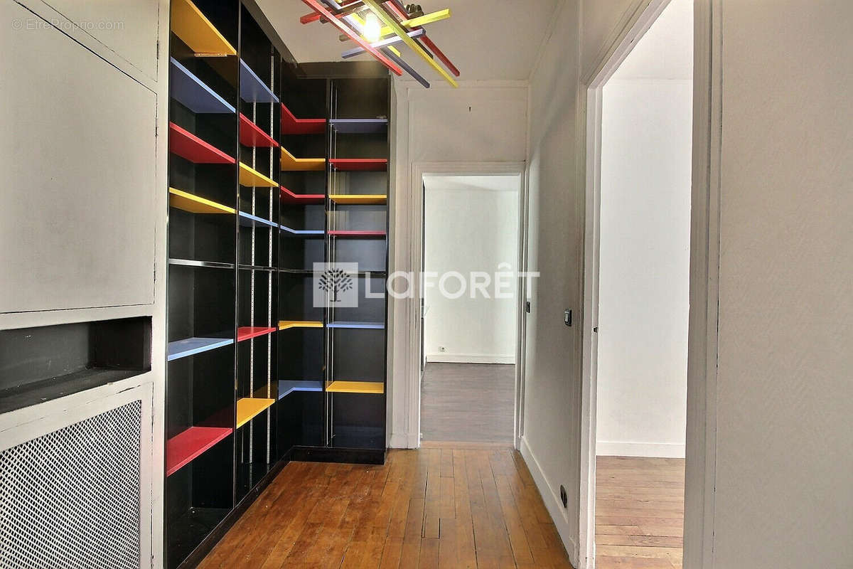 Appartement à COURBEVOIE