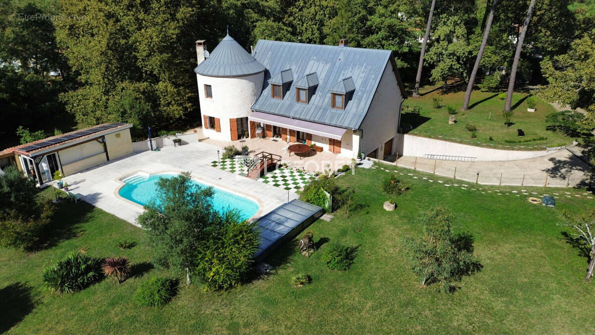 Maison à COIMERES