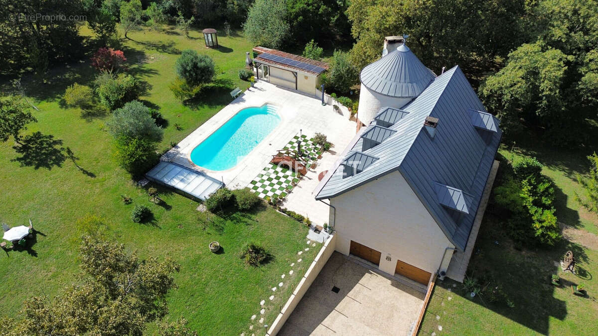 Maison à COIMERES