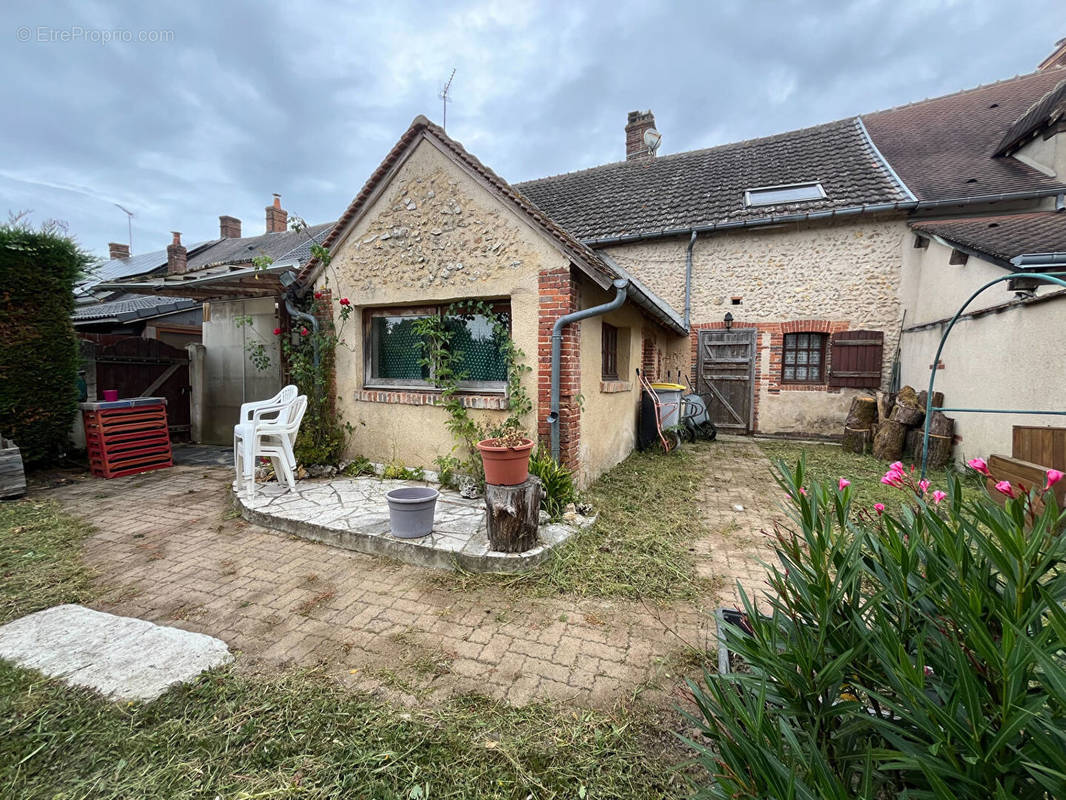 Maison à AUBIGNY-SUR-NERE