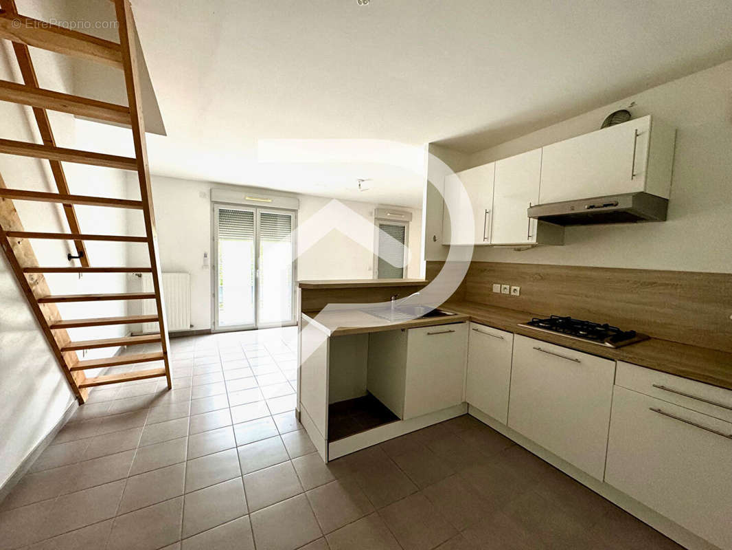 Appartement à VERNEUIL-SUR-SEINE