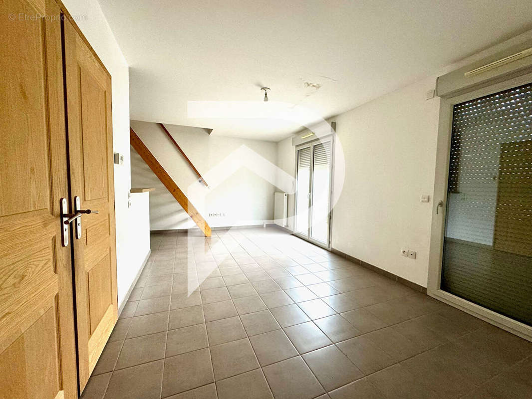 Appartement à VERNEUIL-SUR-SEINE