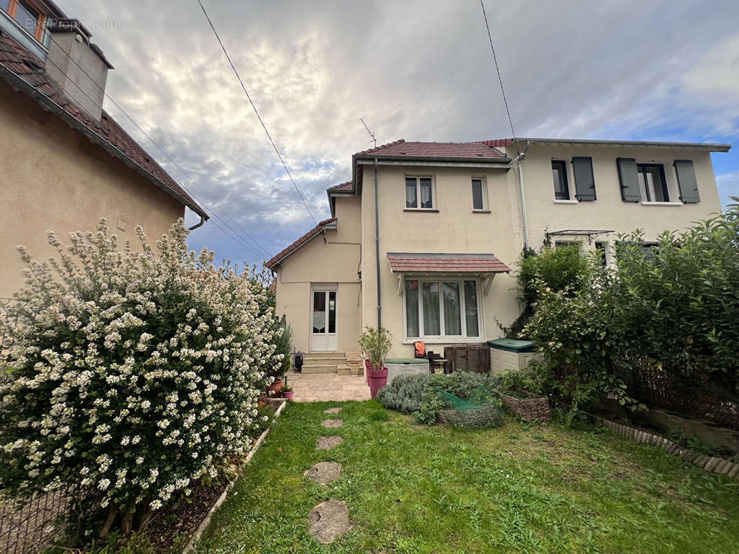 Maison à MAISONS-LAFFITTE