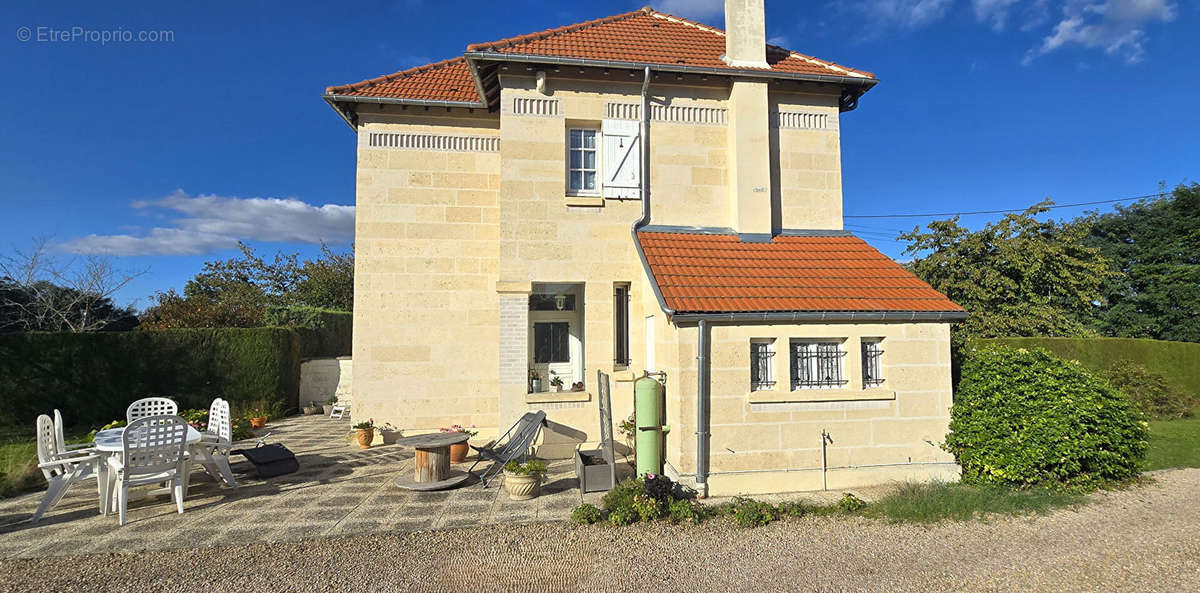 Maison à THOUROTTE