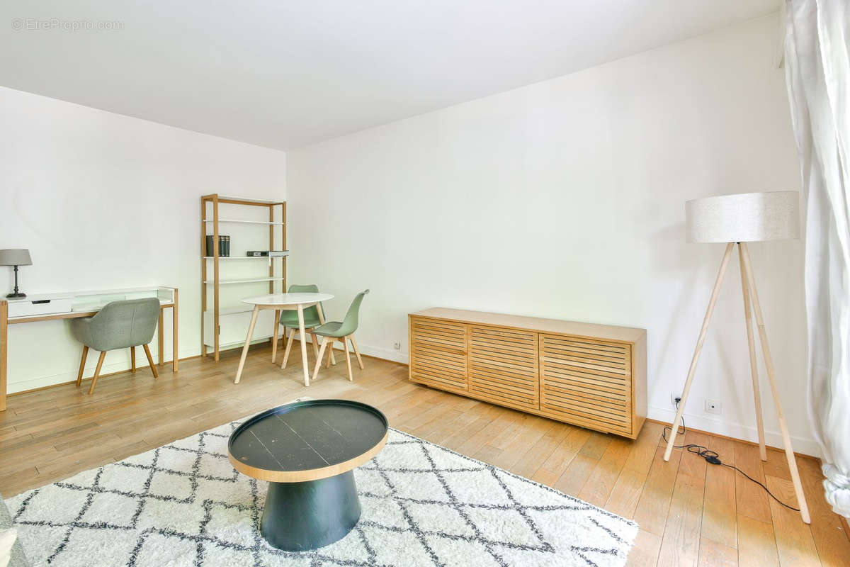 Appartement à PARIS-19E