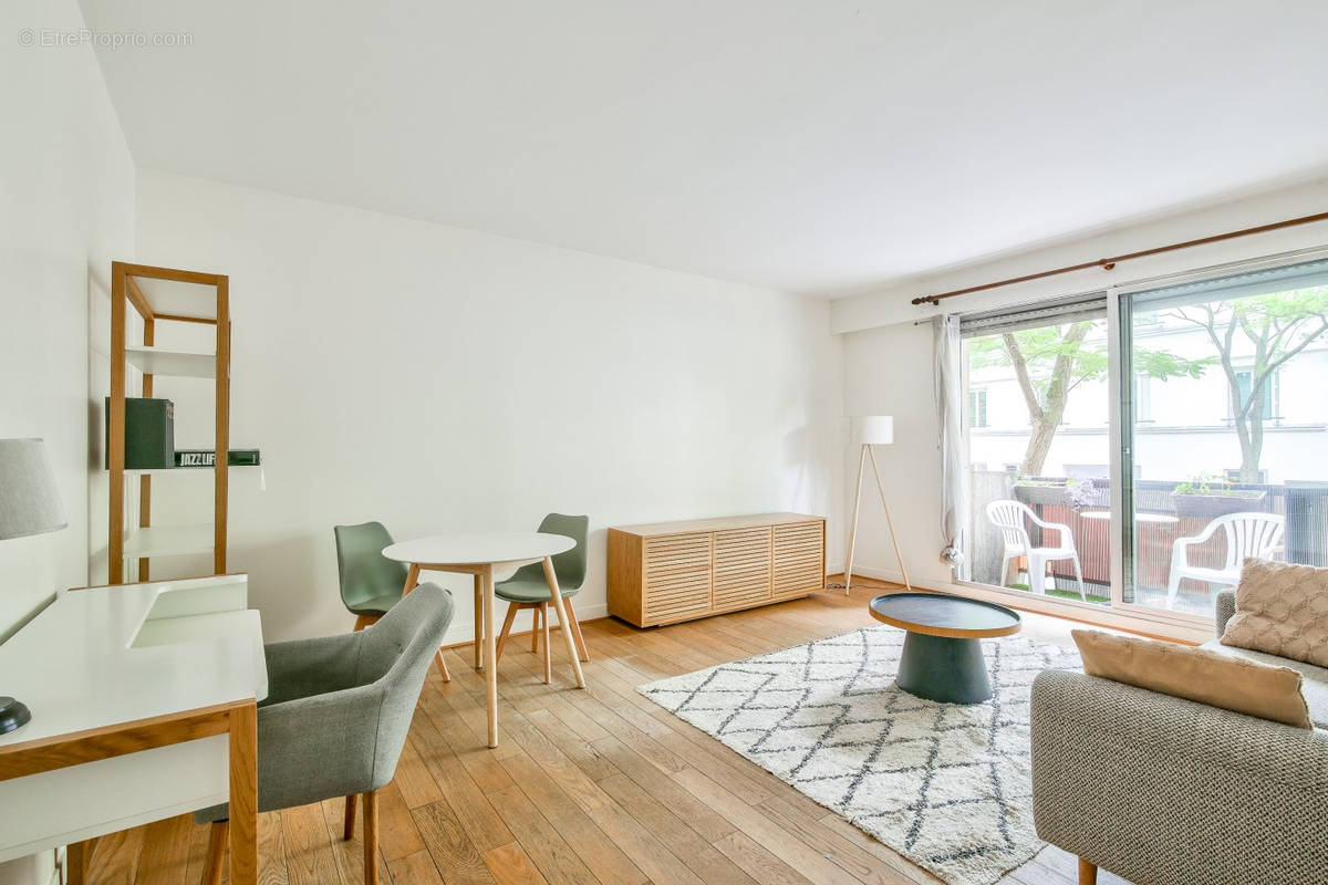 Appartement à PARIS-19E