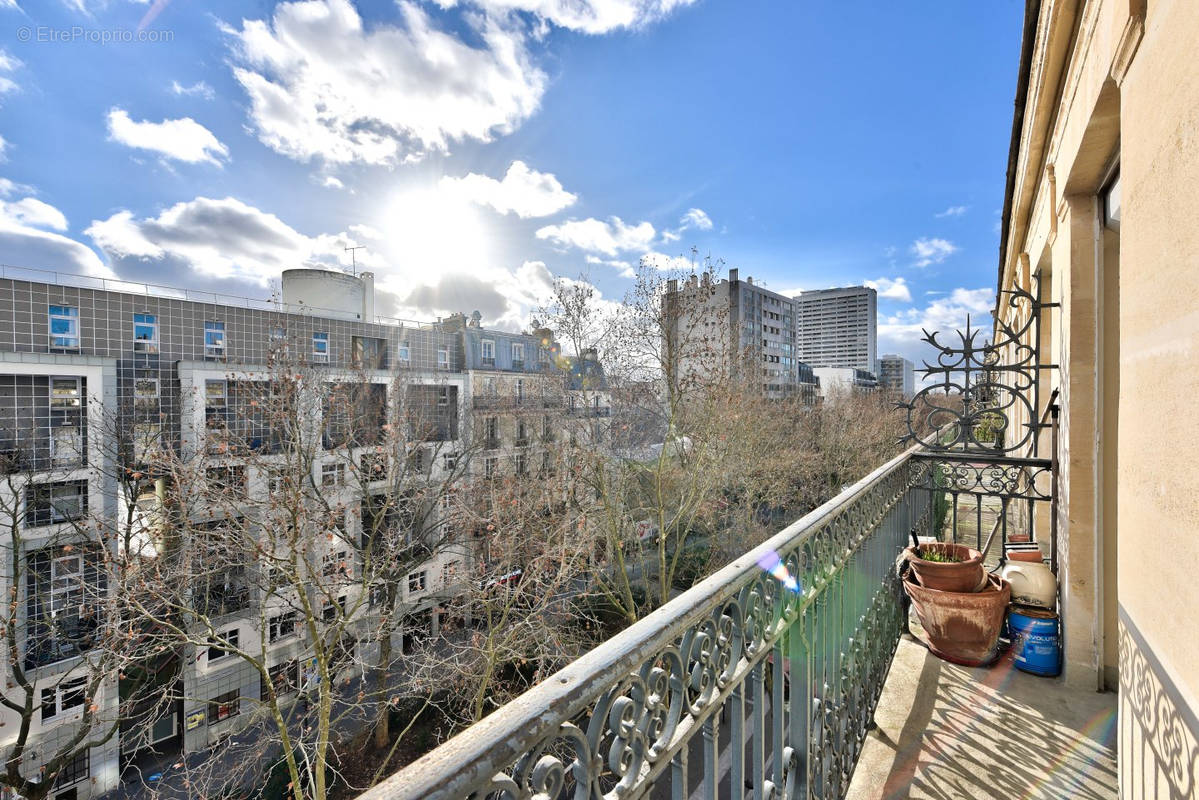 Appartement à PARIS-19E