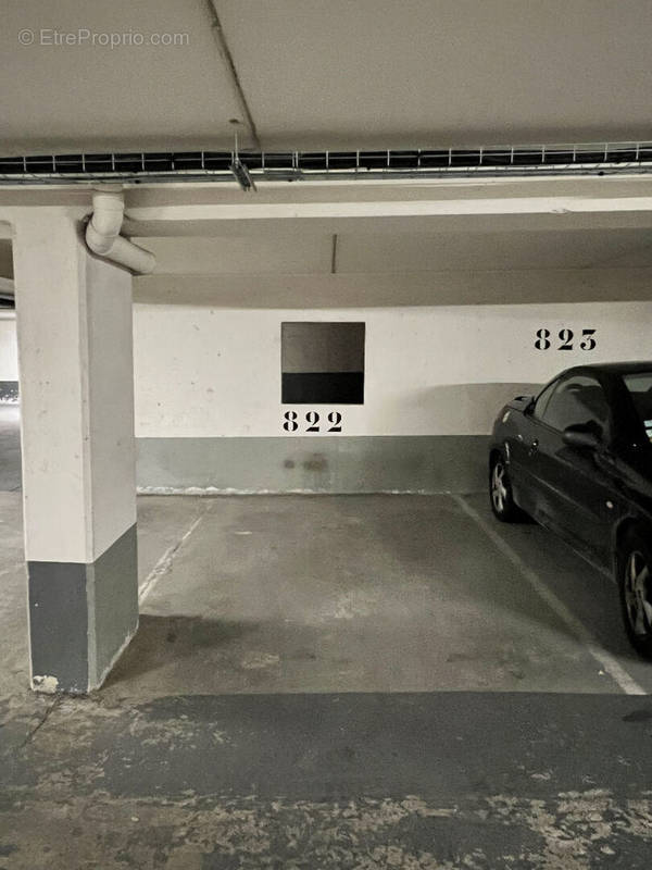 Parking à PARIS-3E