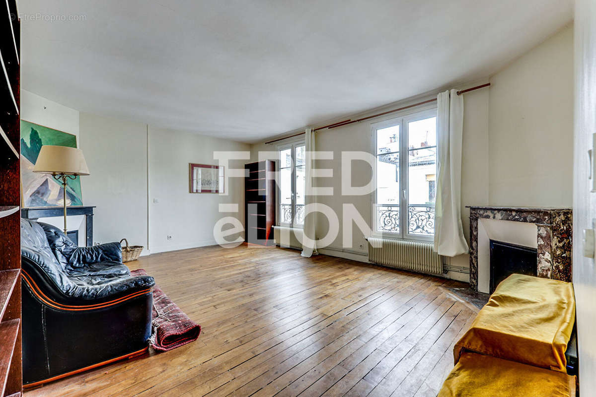 Appartement à PARIS-14E