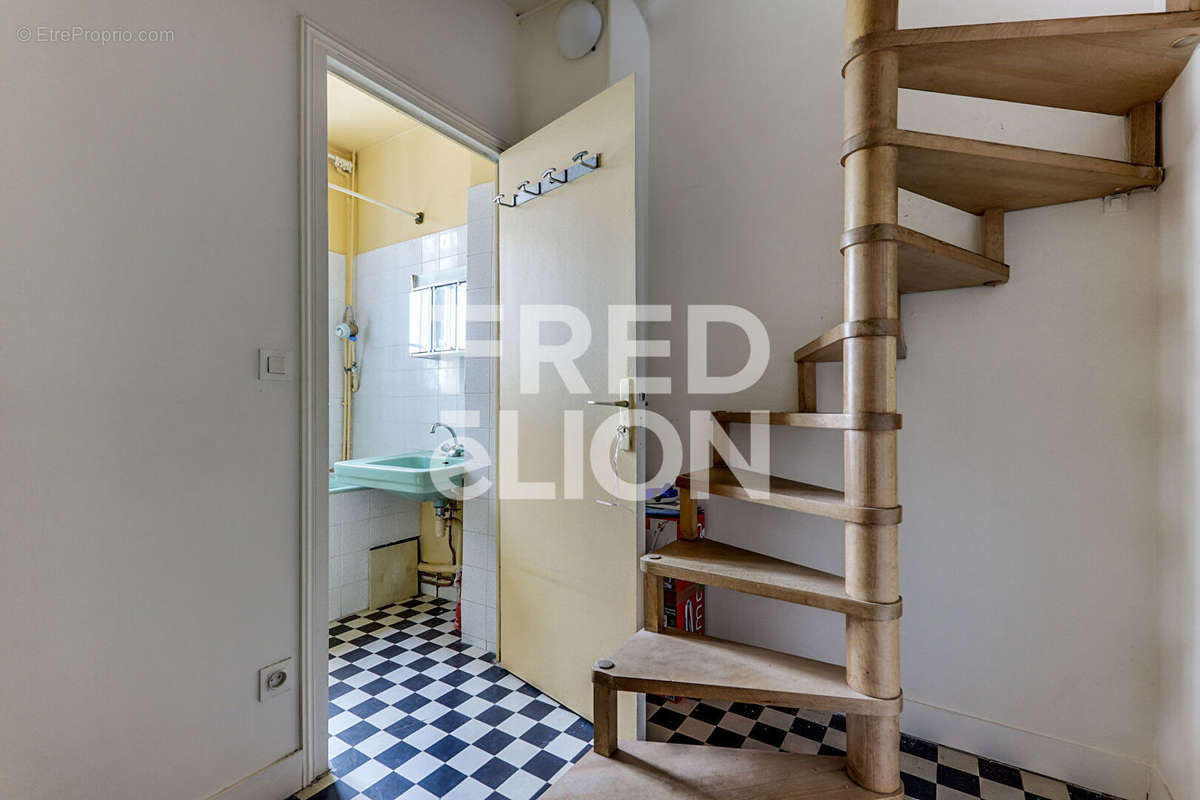 Appartement à PARIS-14E