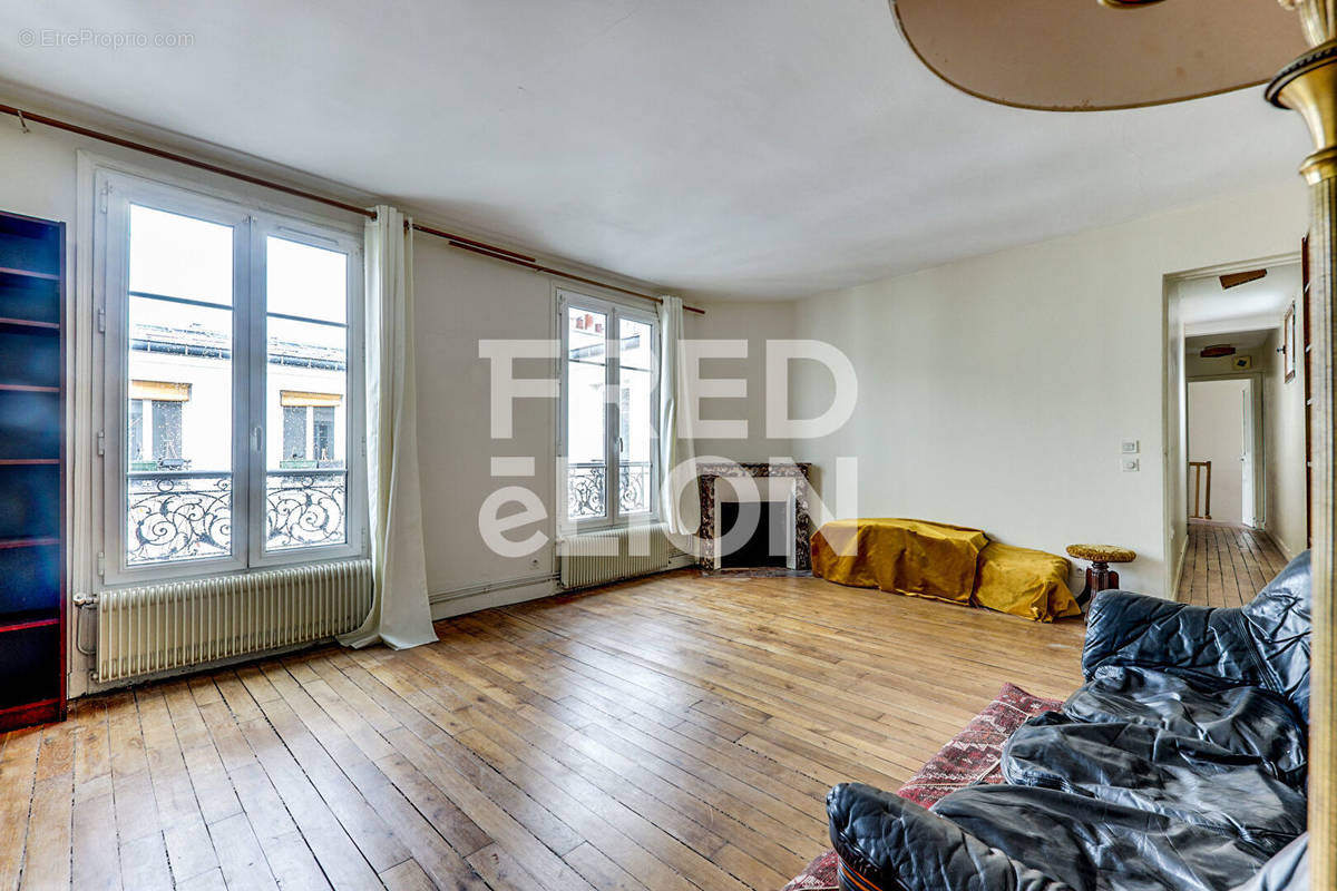 Appartement à PARIS-14E