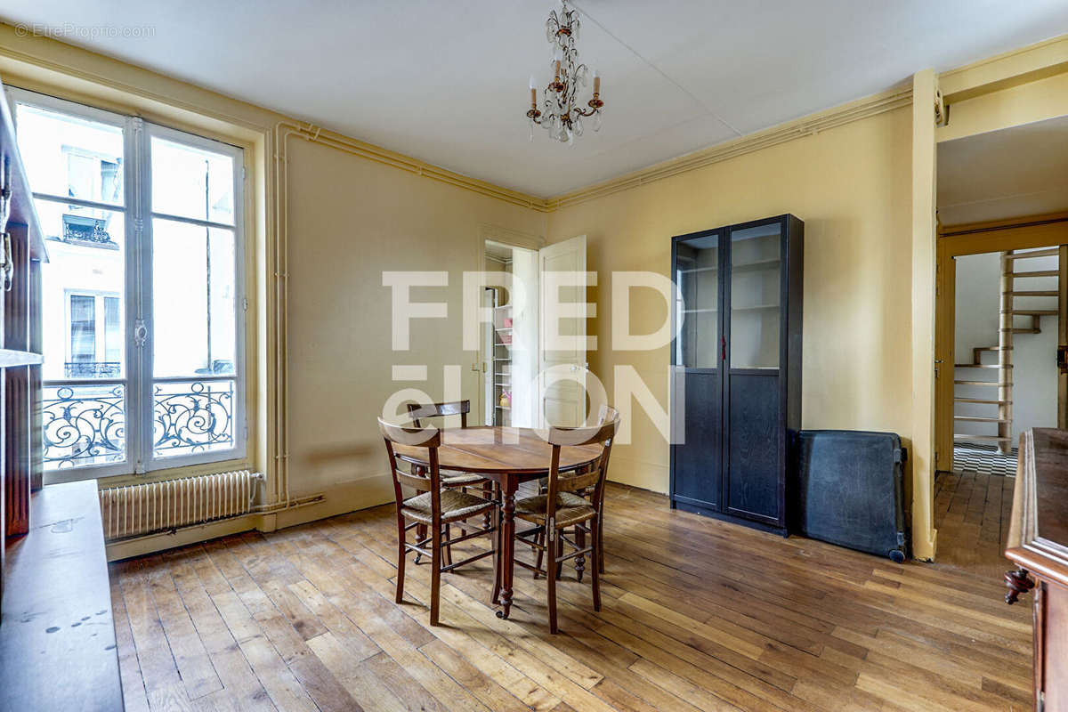 Appartement à PARIS-14E