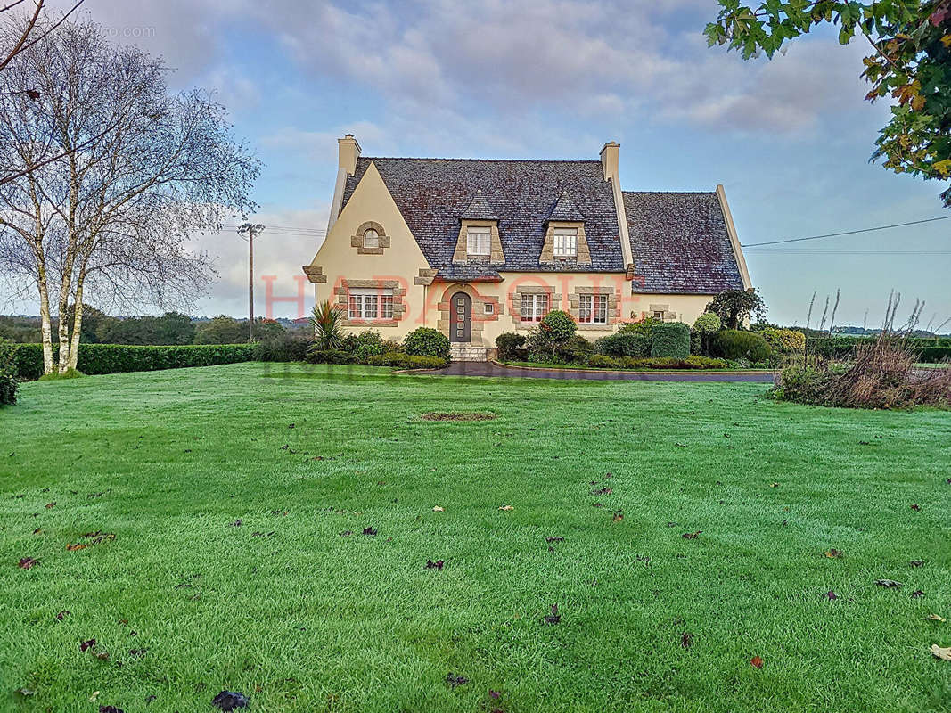 Maison à SAINT-SAUVEUR