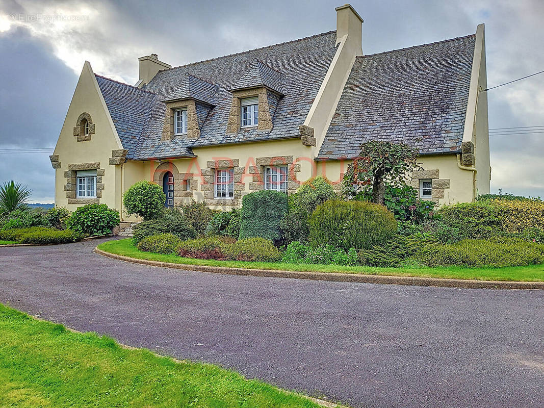 Maison à SAINT-SAUVEUR