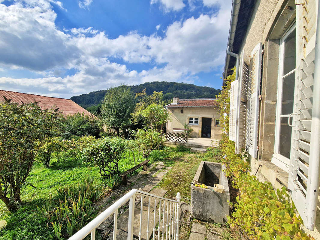 Maison à BUXIERES-SOUS-LES-COTES