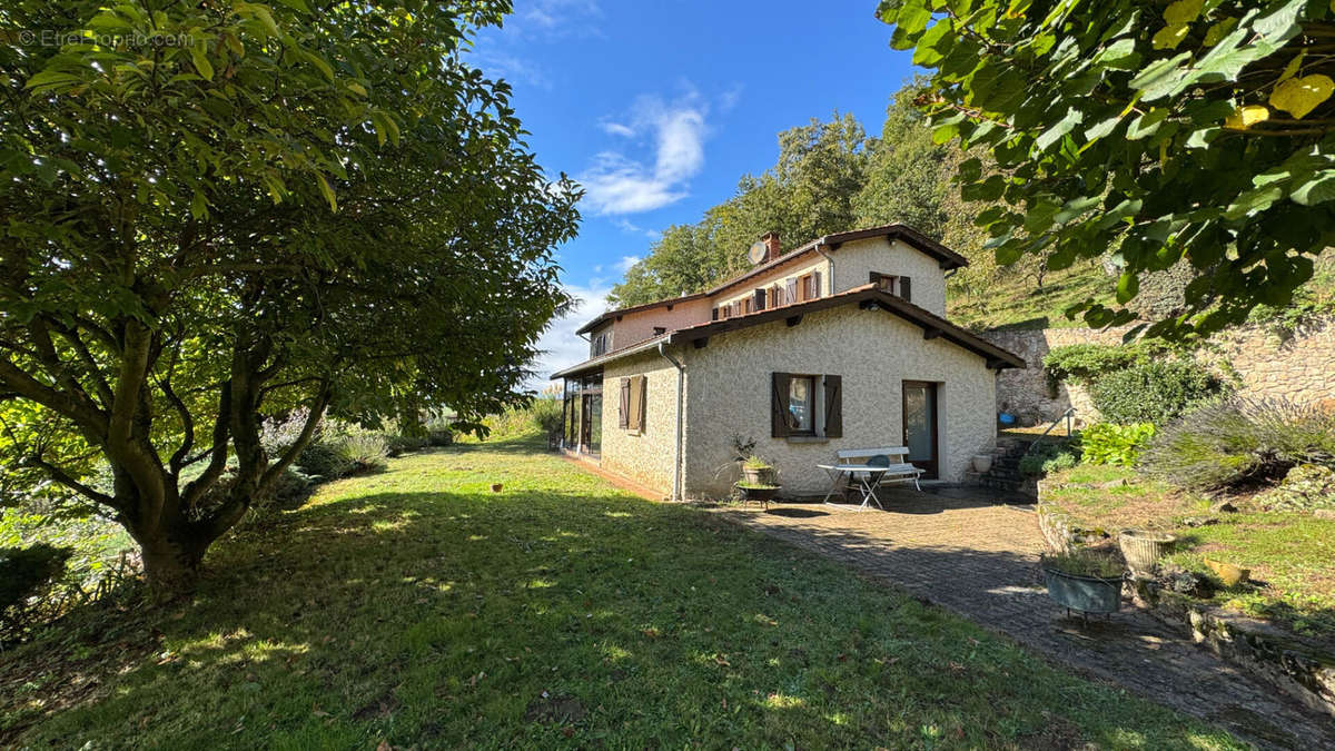 Maison à SAINT-MARTIN-EN-HAUT