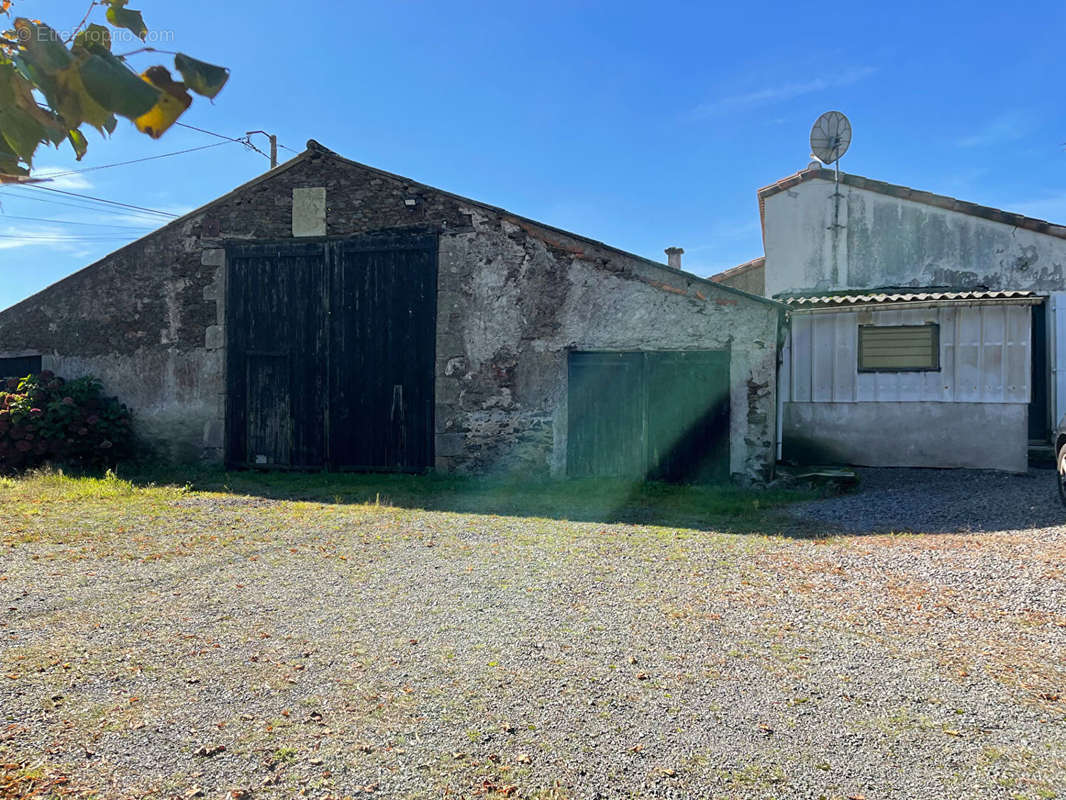 Maison à NIEUL-LE-DOLENT