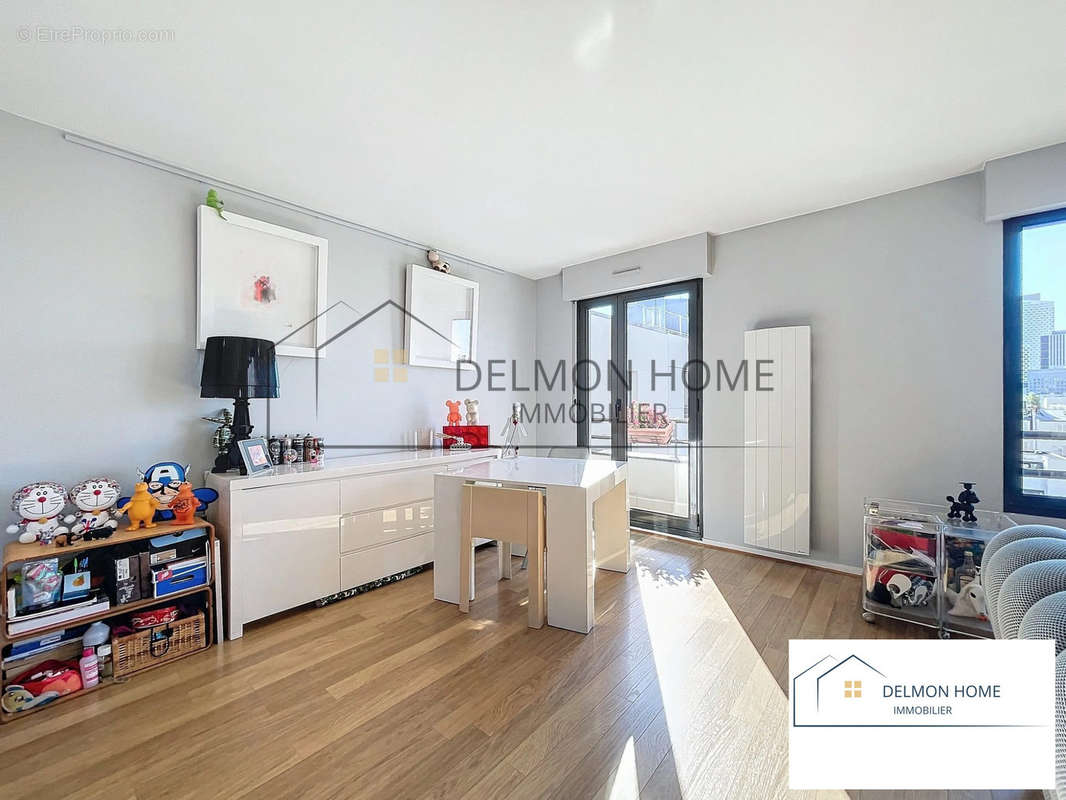 Appartement à COURBEVOIE