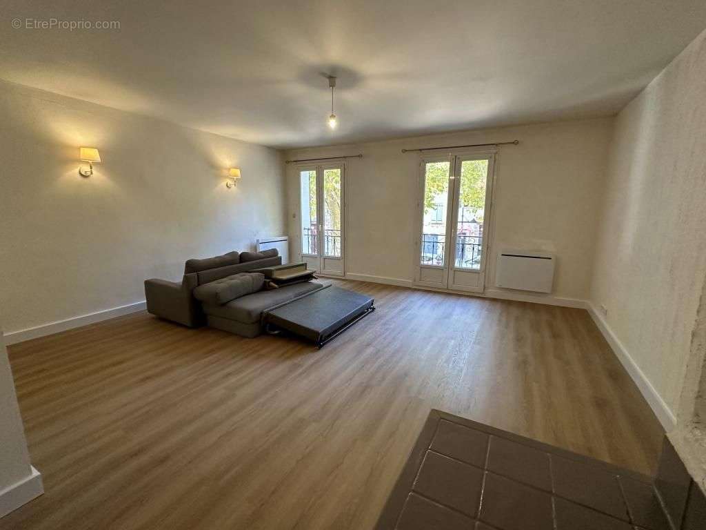 Appartement à TOURVES