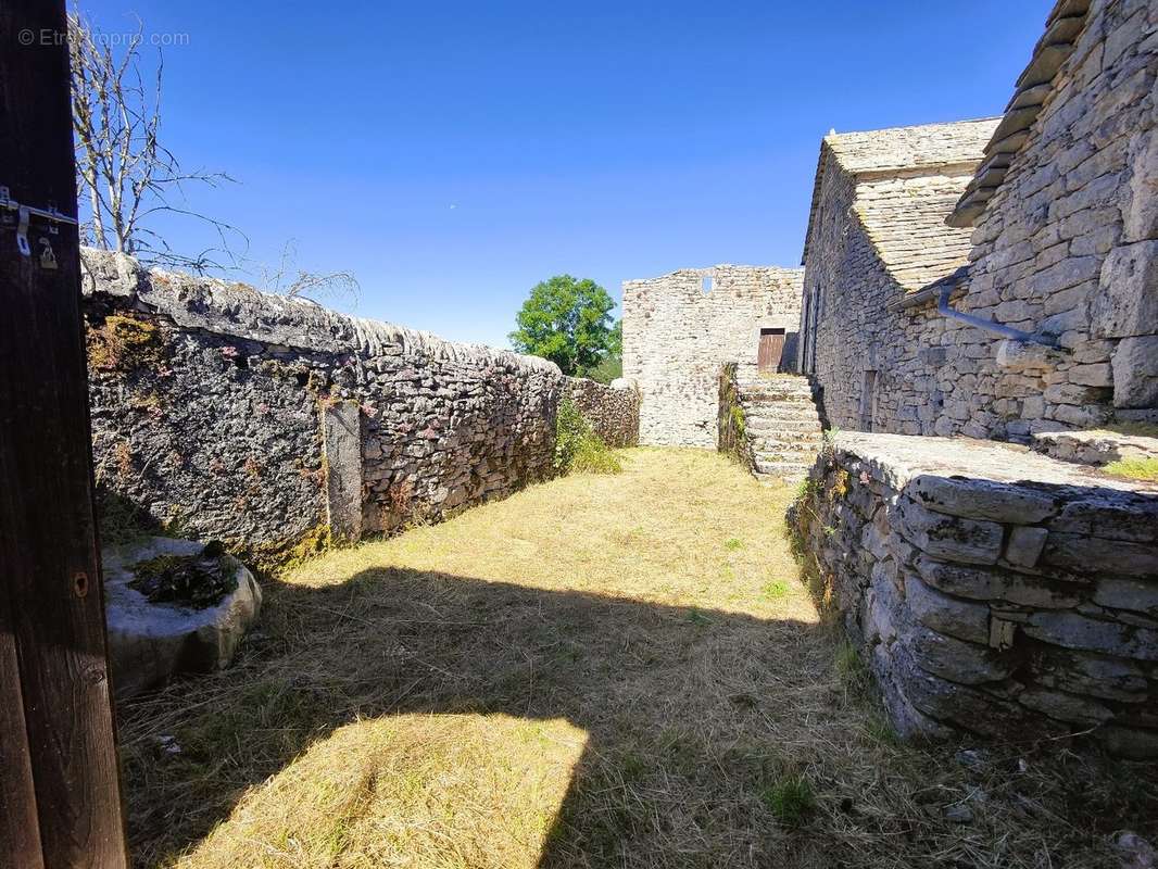 Maison à HURES-LA-PARADE