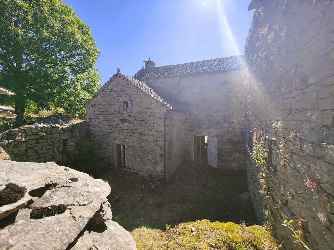 Maison à HURES-LA-PARADE