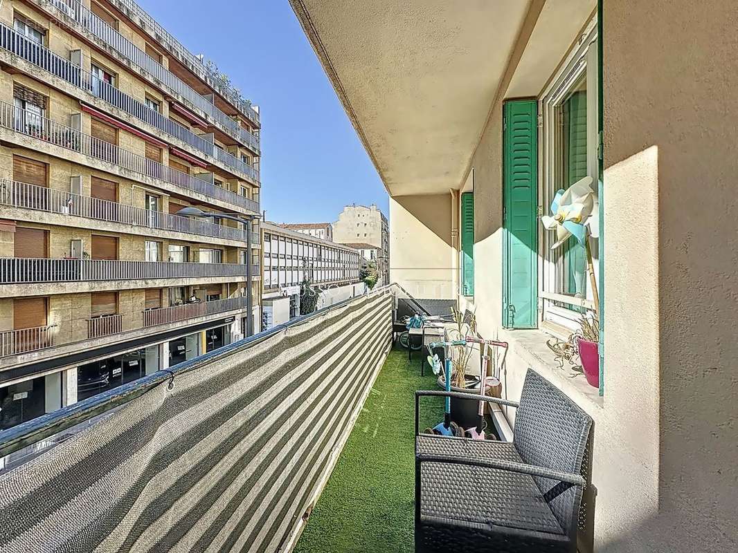 Appartement à MARSEILLE-6E