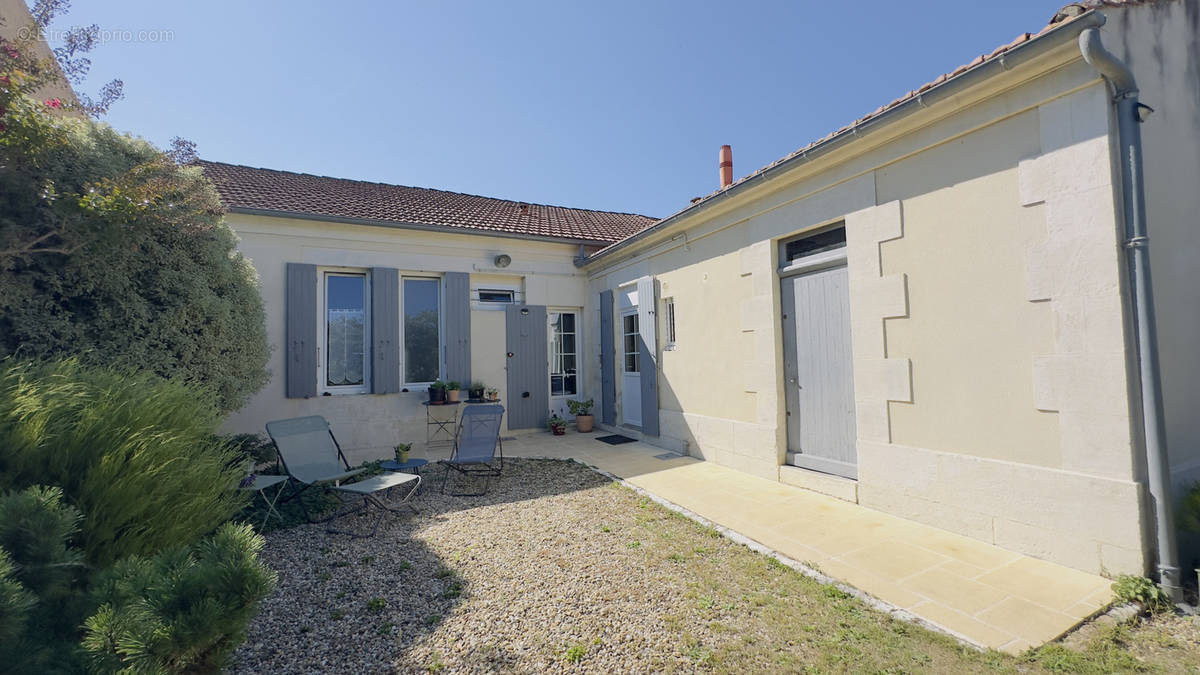 Maison à TONNAY-CHARENTE