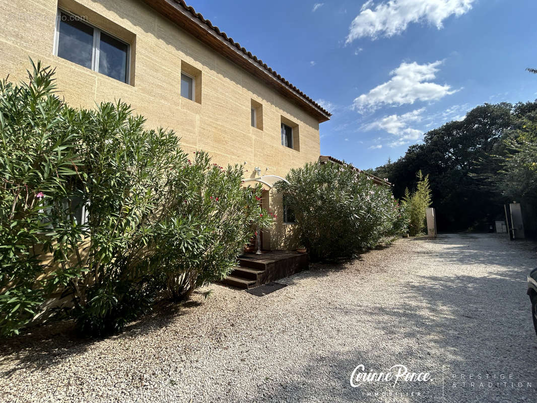 Maison à COLLIAS