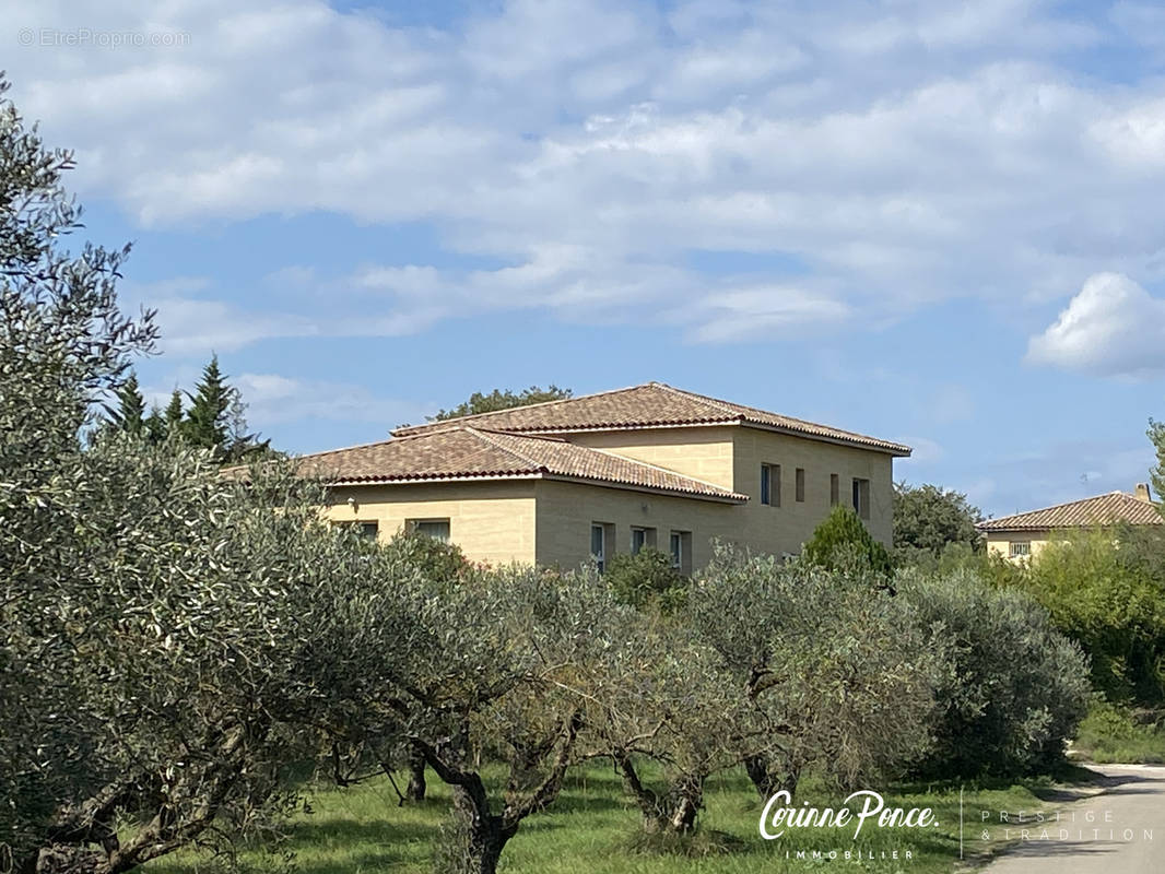 Maison à COLLIAS