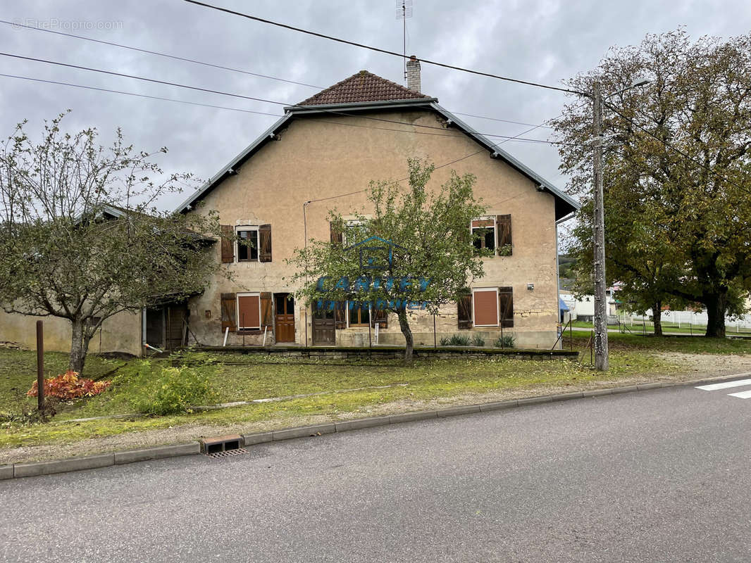 Maison à VY-LES-LURE